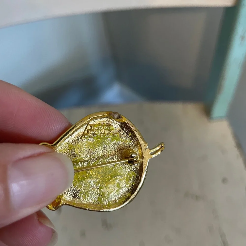 Vintage 1996 Tweety Bird Looney Tunes Enamel Brooch Pendant Warner Bros Starline